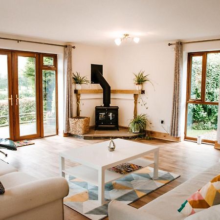 Holly Cottage, 2 Bed House, Sleeps 6 Cleobury Mortimer Eksteriør billede