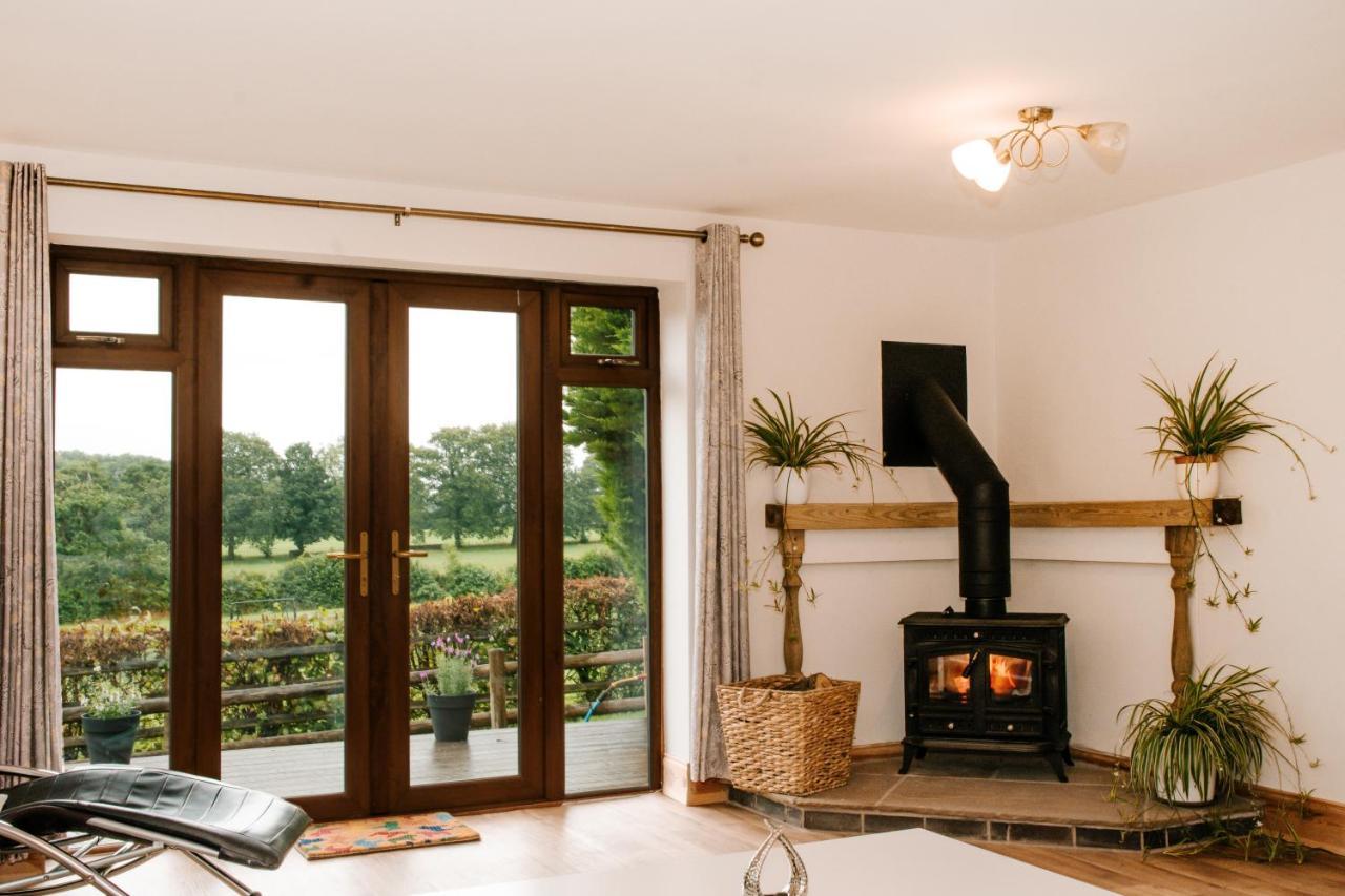 Holly Cottage, 2 Bed House, Sleeps 6 Cleobury Mortimer Eksteriør billede