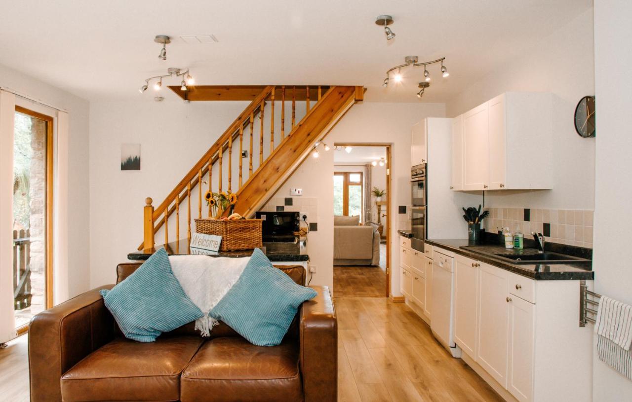 Holly Cottage, 2 Bed House, Sleeps 6 Cleobury Mortimer Eksteriør billede